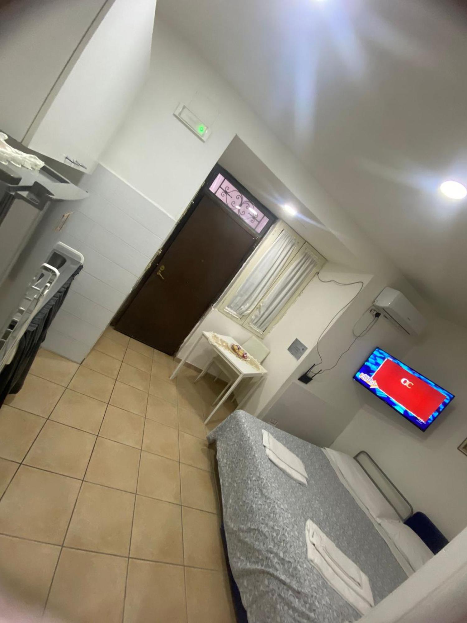 Casa Mari' Centro Storico Vicino Hotel Caracciolo Неаполь Экстерьер фото